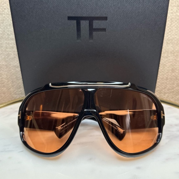 New! Authentic TOM FORD Photochromatic Rellen Sunglasses - Picture 13 of 16